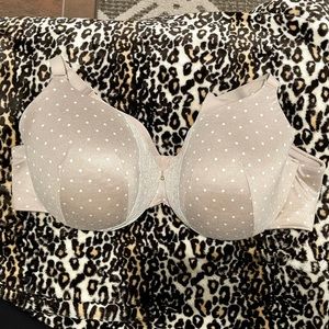Light lined, full cvg bra w/underwire, bk smooth.